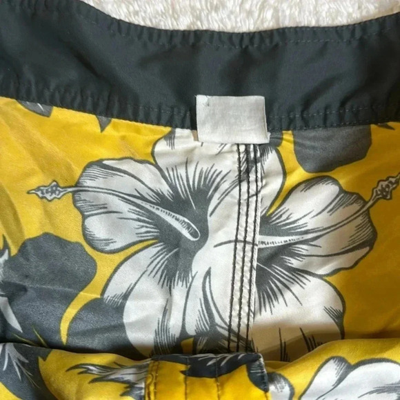 💥Vtg Y2K Floral Men’s Swim Trunks Shorts Swimsuit Bottoms KIRRA Yellow Gray LG - Picture 7 of 8